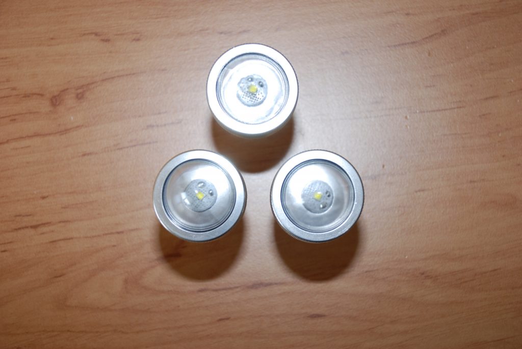 Quark DayLite Aircraft Safety Inspection Light – Commonly used as Wheel Well and Landing Gear Strut Light Quark DayLite Aircraft Safety Inspection Light – Commonly used as Wheel Well and Landing Gear Strut Light