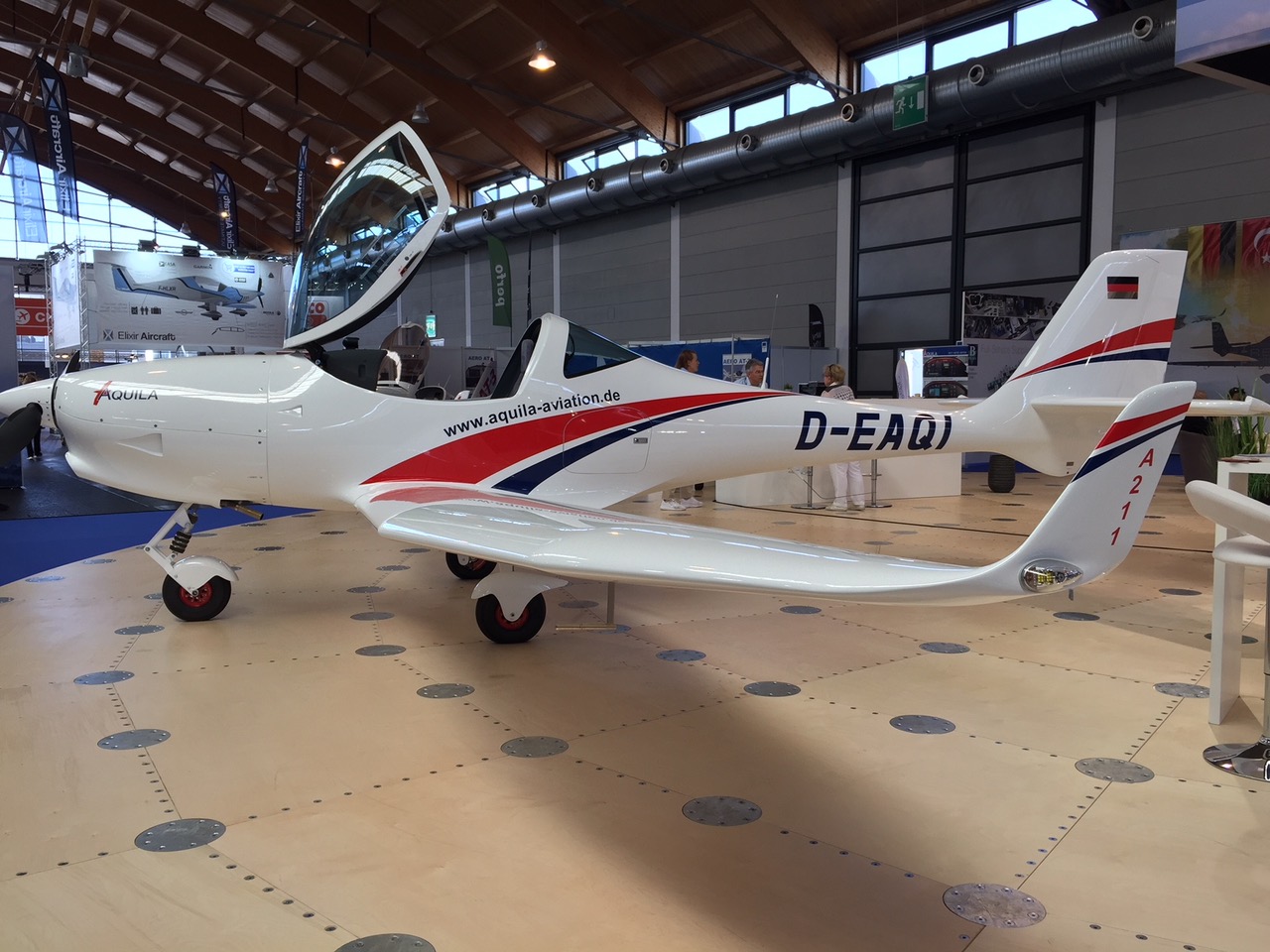 Aero Friedrichshafen Aveo navigation-position-strobe lights