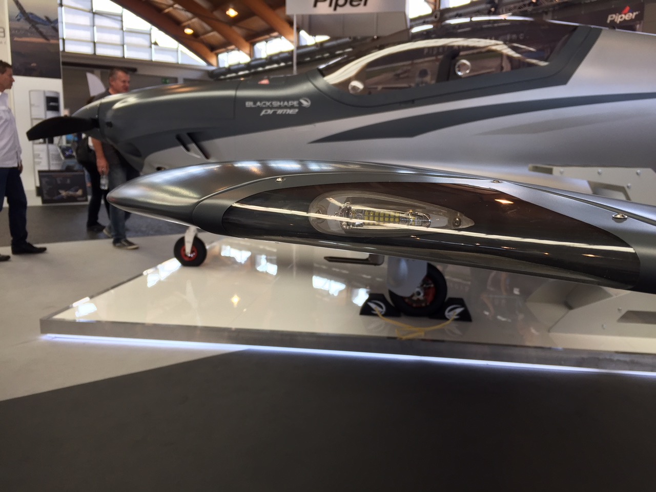 Aero Friedrichshafen Aveo navigation-position-strobe lights