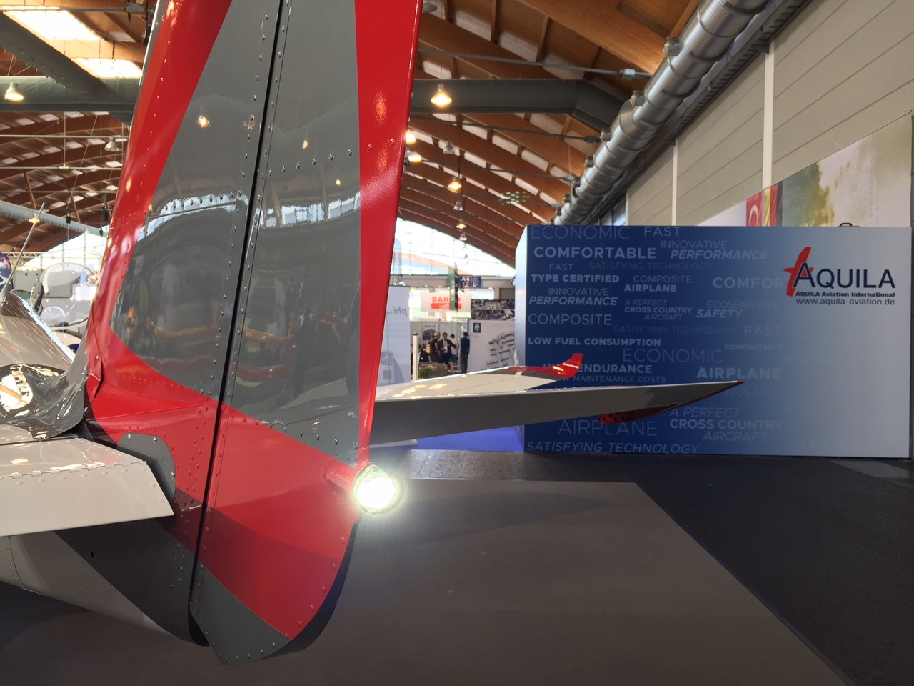 Aero Friedrichshafen Aveo rear-position-strobe lights